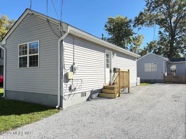 548 Clark Avenue, Union Beach, NJ 07735