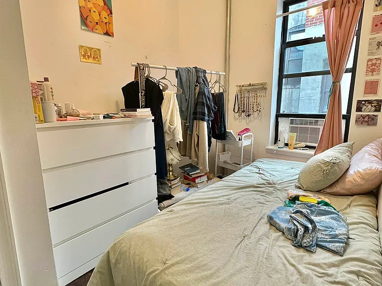 314 E 78th St #25 — Photo 3