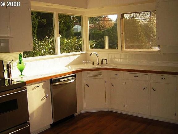 Kitchen with tile counters