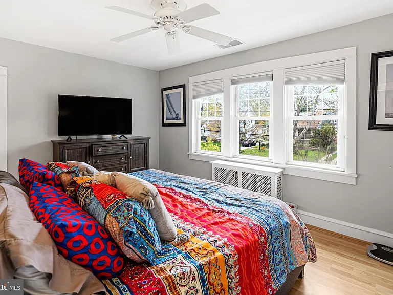 256 Hawthorne Ave — Photo 13