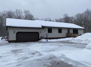 N7948 Carmody Rd, Munising, MI 49862