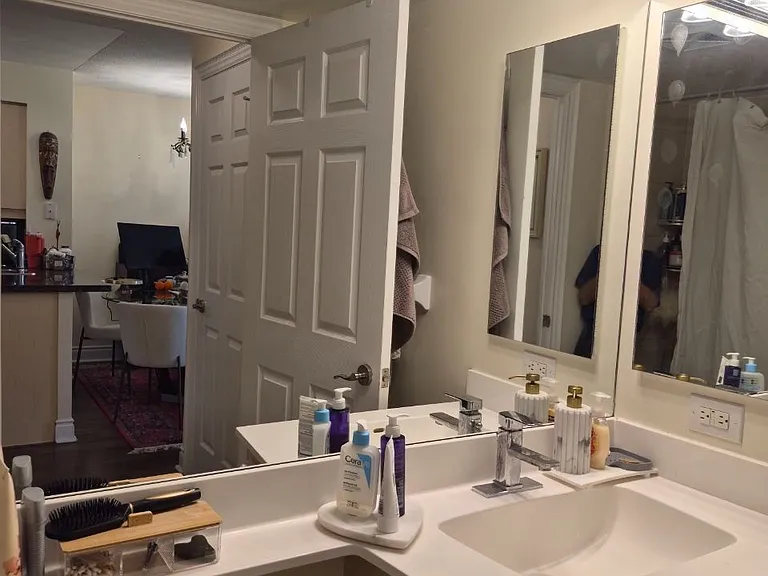 25 Greenview Ave #715 — Photo 13