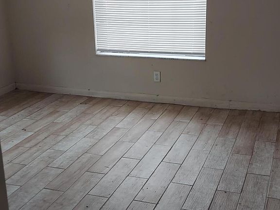 4th image of 4221 NW 19TH Street NW #296