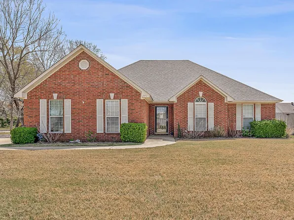 341 Savannah Dr, Jonesboro, AR 72404