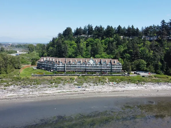 1120 Tsatsu Shores Dr #306, Delta, BC V4M 2K2