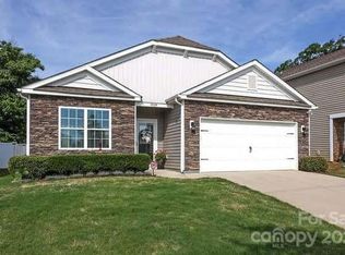 9728 Chase View Dr, Matthews, NC 28105