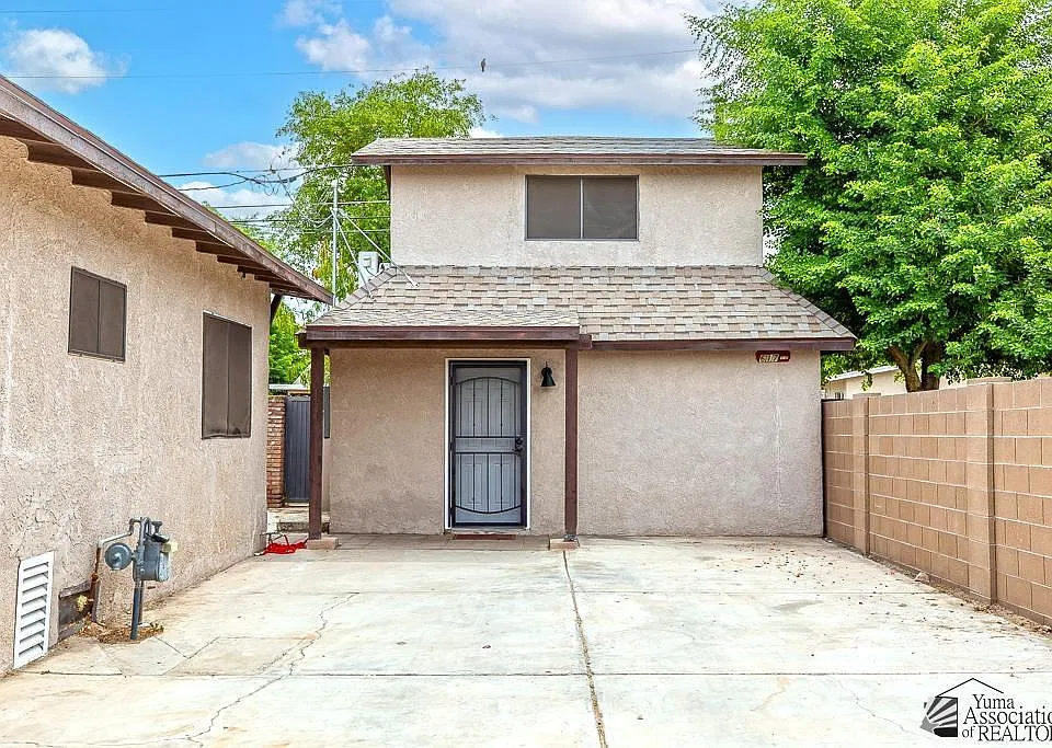 617 1/2 S 6th Ave