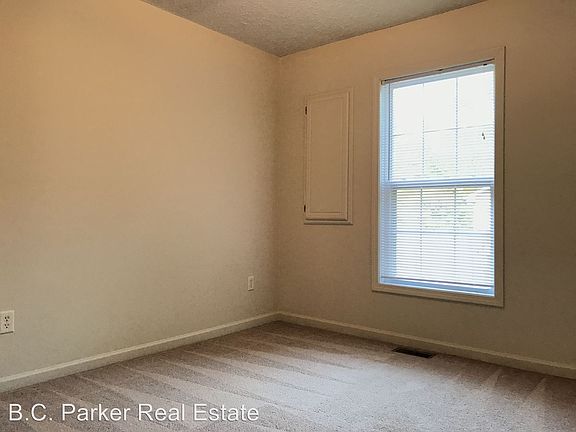 5th image of 2207-220 Motley St