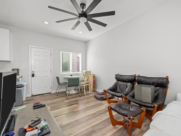 5229 E Falls View Dr — Photo 7
