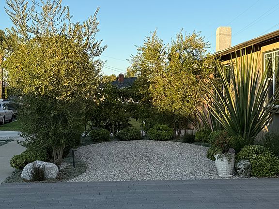 3rd image of 24720 Seagrove Ave