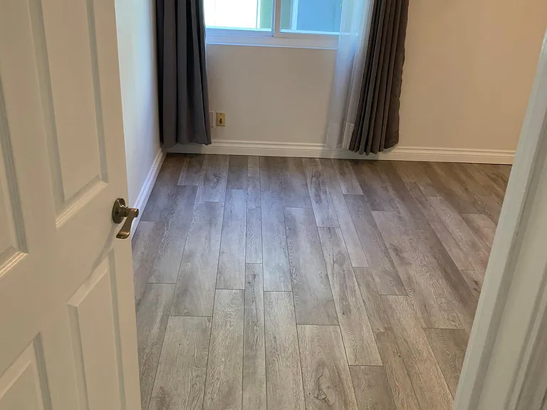 1726 Winona Blvd #201 — Photo 47