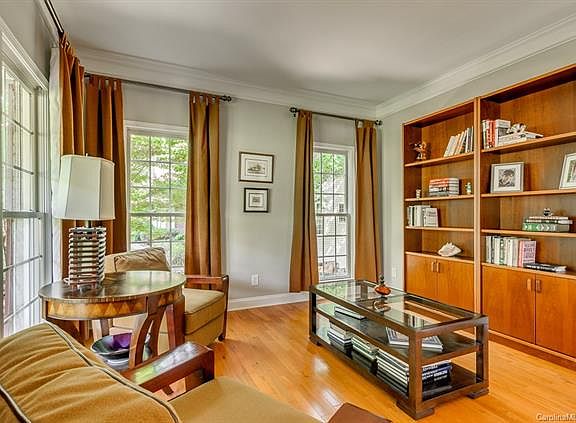 4th image of 201 Fernbrook Dr