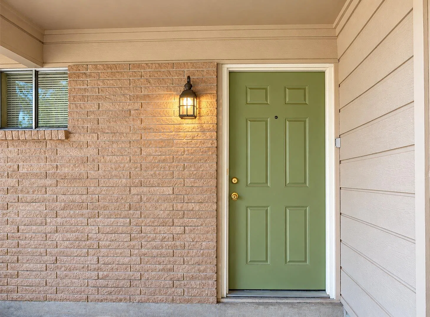 1 bed, 1.0 bath, 1100 sqft, $1,350 — Photo 2
