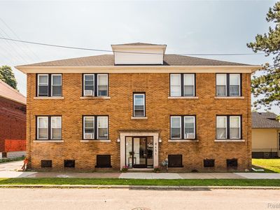 8451 Navy St, Detroit, MI, 48209