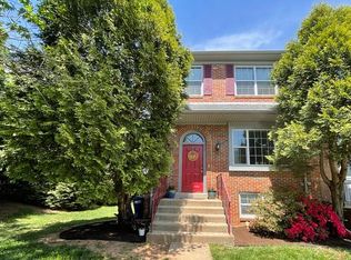 3954 Tallow Tree Pl, Fairfax, VA 22033