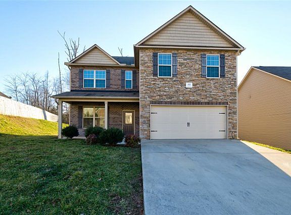 2nd image of 805 Concord Crossing Ln