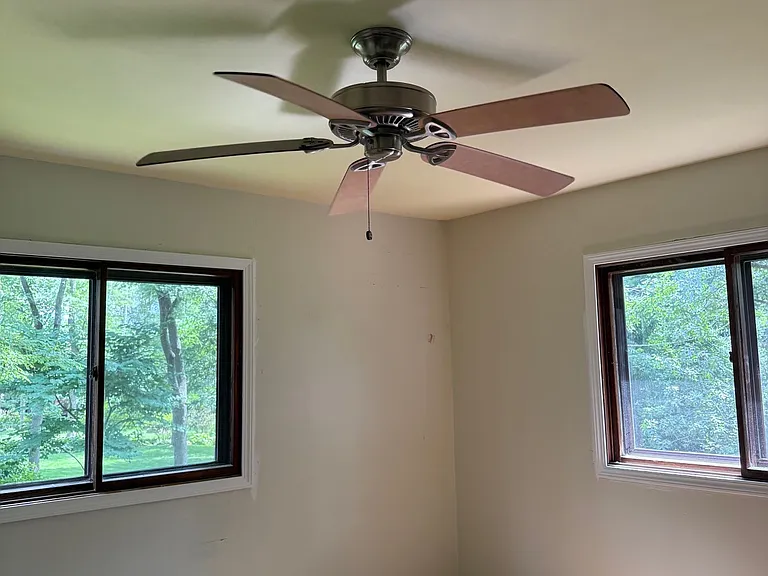 26W029 Hazel Ln — Photo 9