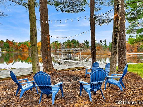 3rd image of 13058 Horseshoe Lake Ct