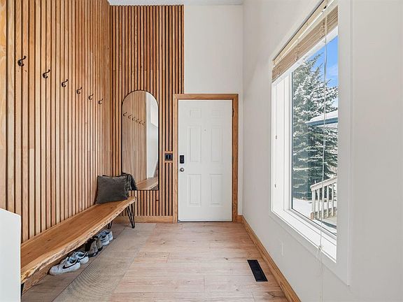 3rd image of 76 N Everridge Way SW