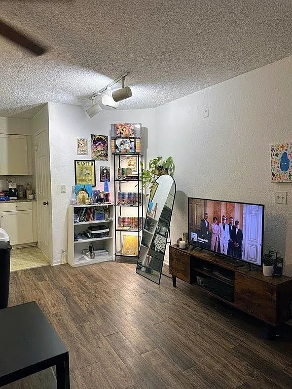 1 bed, 1.0 bath, 605 sqft, $1,550 — Photo 4