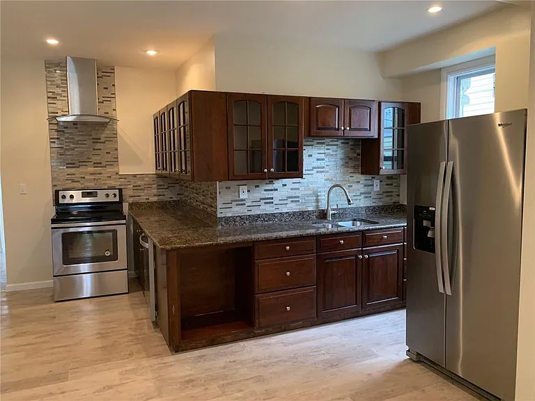 128 Weber Way — Photo 7