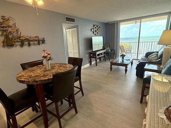 3rd image of 88500 Overseas Hwy APT 422