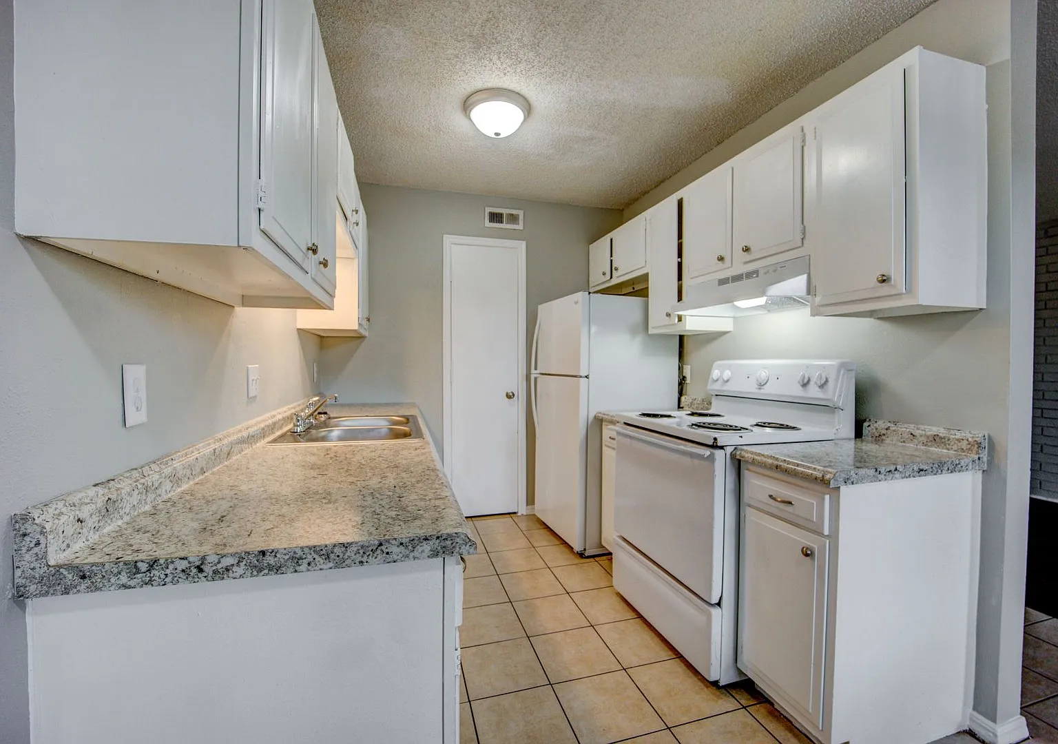 The Dogwood: 1 & 2 Bedroom Apartments — Photo 2