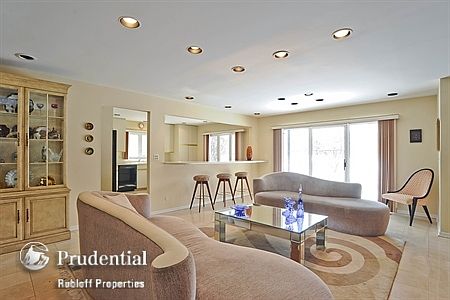 3rd image of 630 Ballantrae Dr #13A
