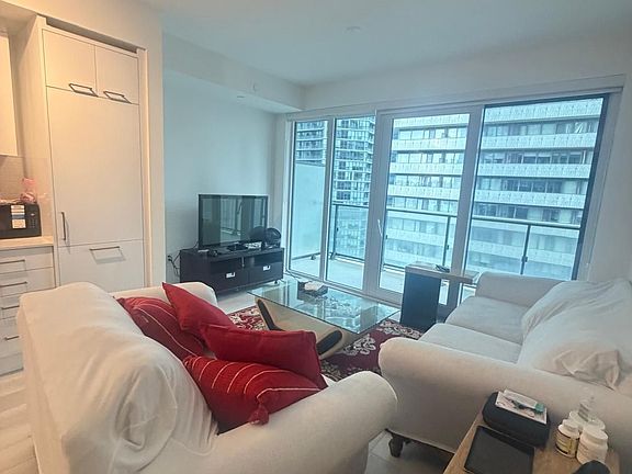 2nd image of 634 Church St #2301
