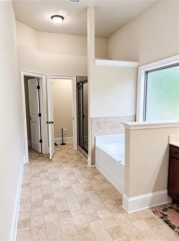 4 bed, 2.5 bath, 2796 sqft, $2,400 — Photo 3