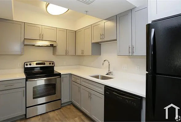 200 Skidmore Blvd #1 — Photo 16