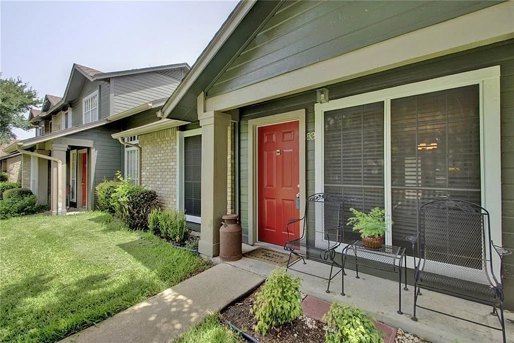 1 bed, 1.0 bath, 565 sqft, $1,200 — Photo 2