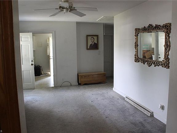 3rd image of 2725 Stratford Dr
