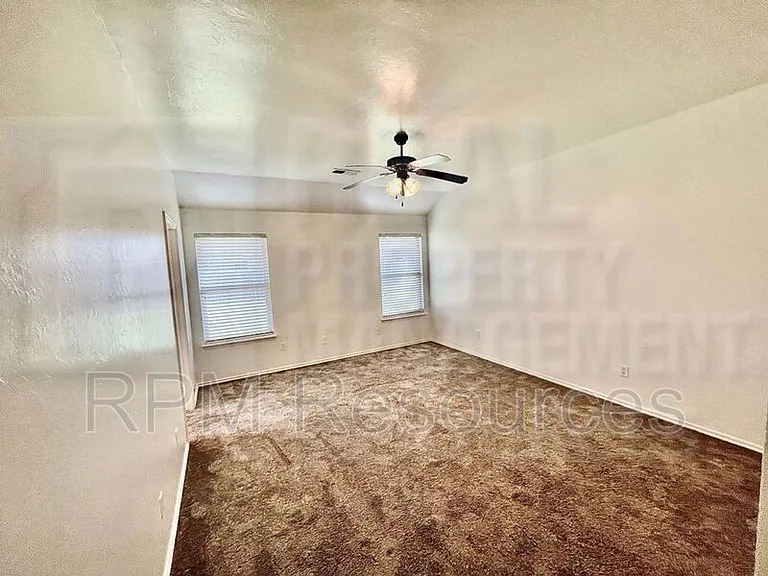10913 SW 30th St — Photo 19