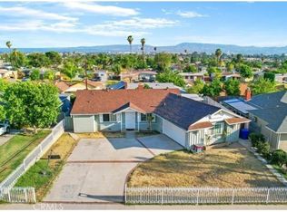27049 Stratford St, Highland, CA 92346
