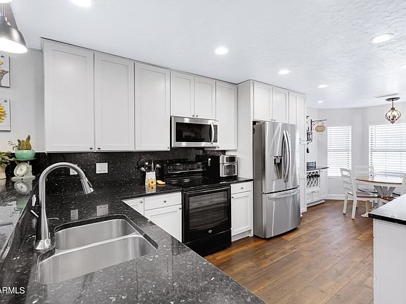 3rd image of 17642 E HUNT Highway