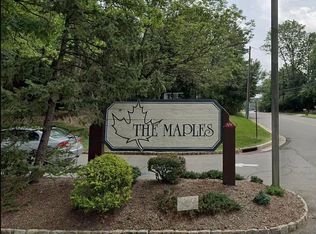 702 Maplecrest Rd #702, Edison, NJ 08820