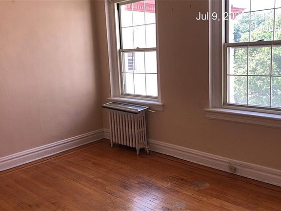 5th image of 3 Park Ln APT 5D