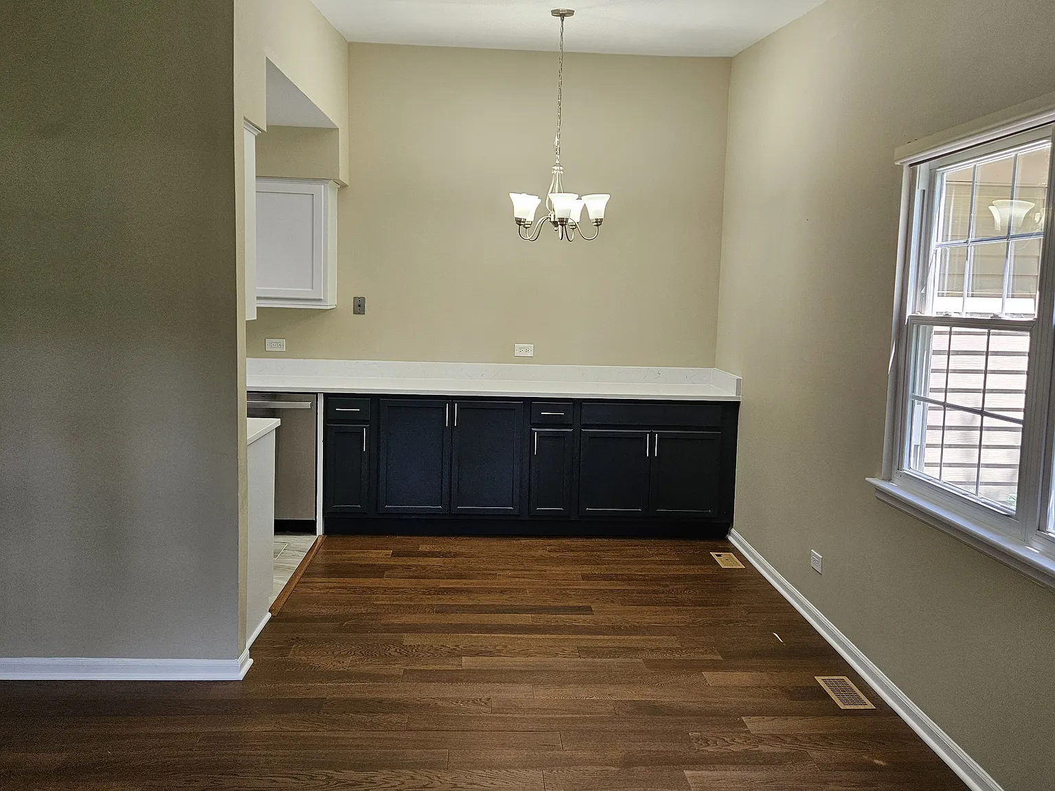 3 bed, 1.5 bath, 1290 sqft, $2,250 — Photo 4