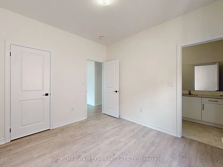 105 Halldorson Ave — Photo 28