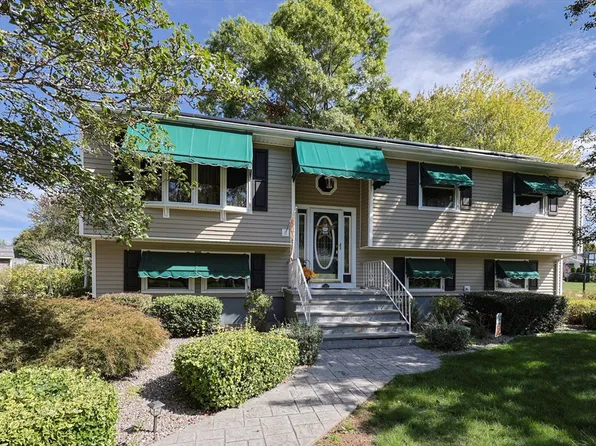 190 Gibbs St, Somerset, MA 02726