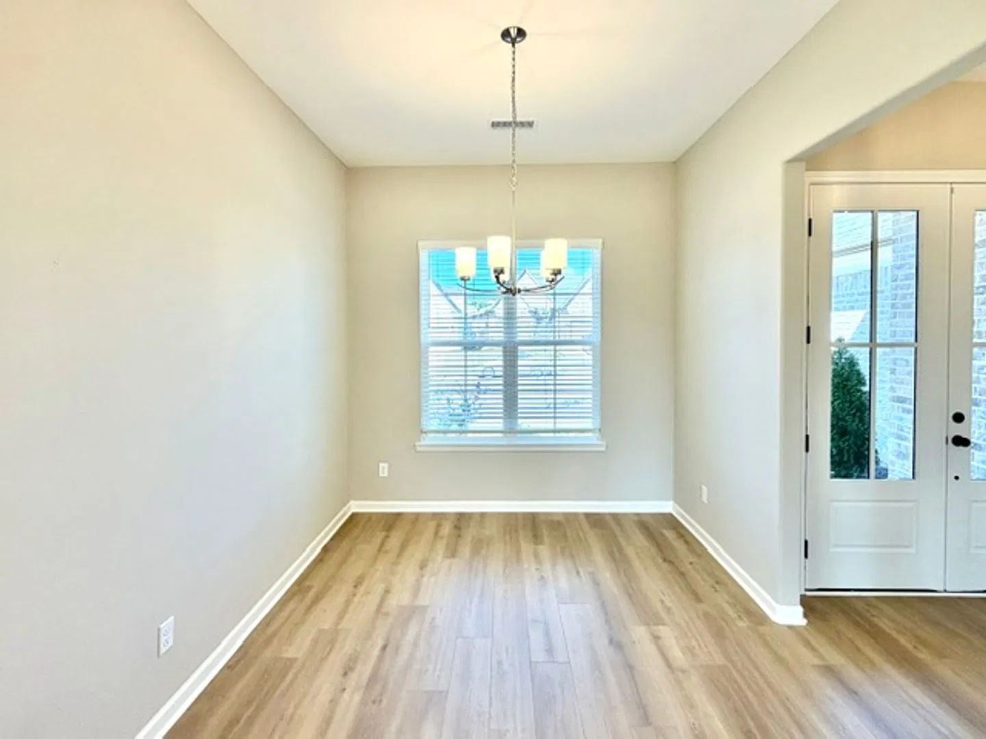 GreenWillowDr365 — Photo 3