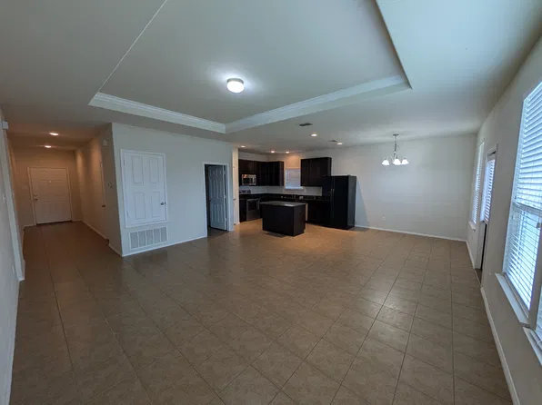 108 Honeysuckle Ct, Royse City, TX 75189