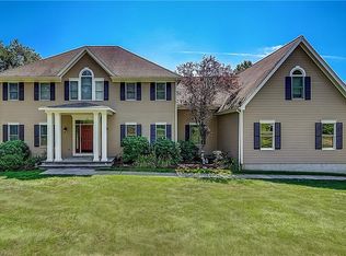 38 Watergate Dr, Amawalk, NY 10501