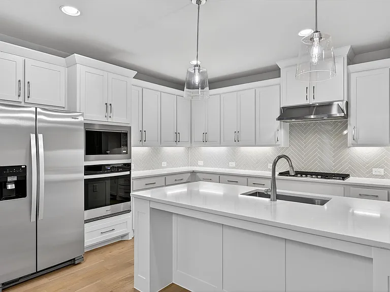 4123 Windy Point Rd — Photo 4