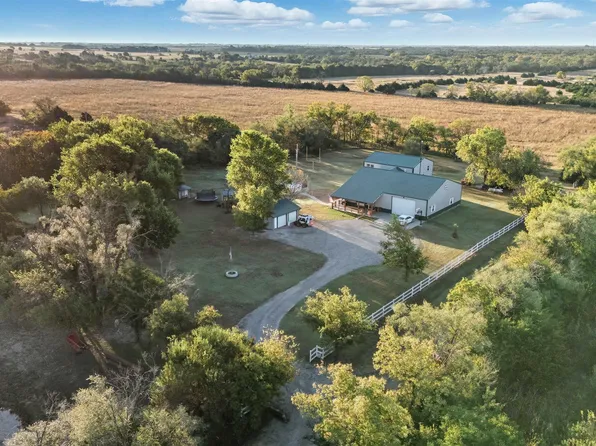 1370 N River Rd, Mulvane, KS 67110