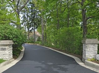 2569 Sheridan Rd, Highland Park, IL 60035