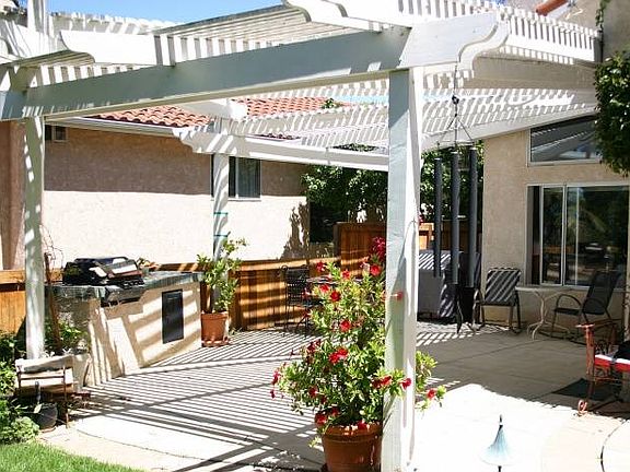 4th image of 540 Arapaho St