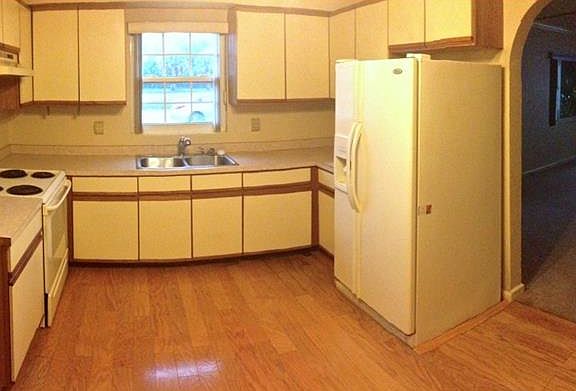 3rd image of 219 S Venus Ave