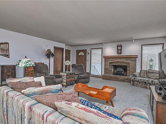 3rd image of 10927 W 97th Cir